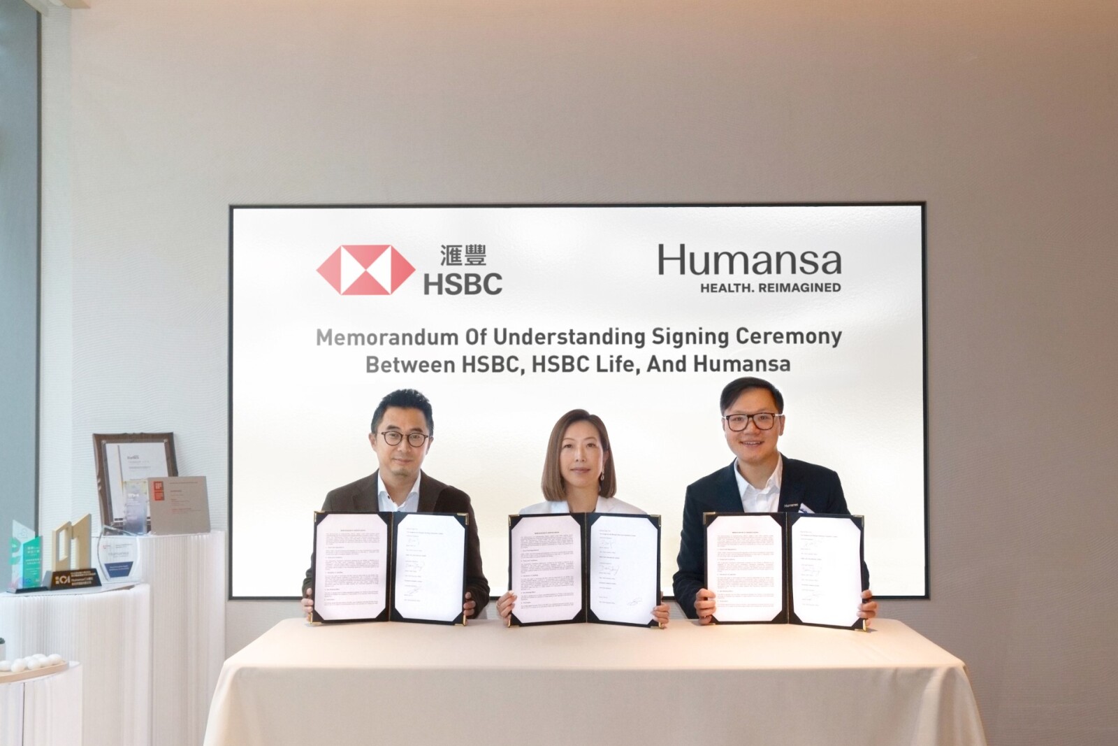 滙豐香港區零售銀行及財富管理首席客戶官許長虹, 滙豐保險香港及澳門行政總裁曾珮珊, Humansa 行政總裁蘇嘉威