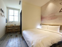 MINI HOTELS (台中火車站館)-大大四人房