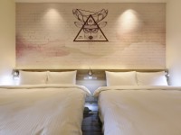 MINI HOTELS (台中火車站館)-大大四人房