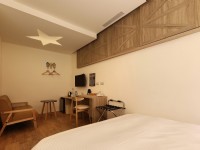 MINI HOTELS (台中火車站館)-大大四人房