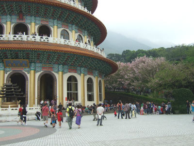 Danshui Tianyuan Temple Cherry Blossom Festival (Photo: Mimi H.)