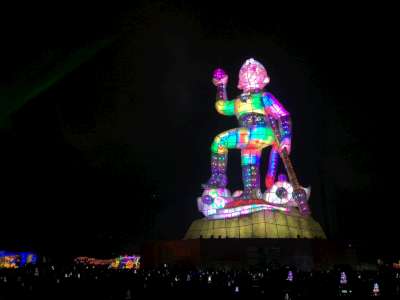 Taiwan Lantern Festival in Taoyuan photo by Leon