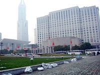 廣場看市政府<br/> 攝影：余燕鳳