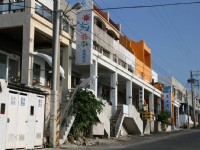 遊艇港岸上的街景<br/> 攝影：老山羊部落格