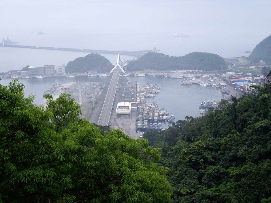 遠眺漁港 攝影：老山羊部落格