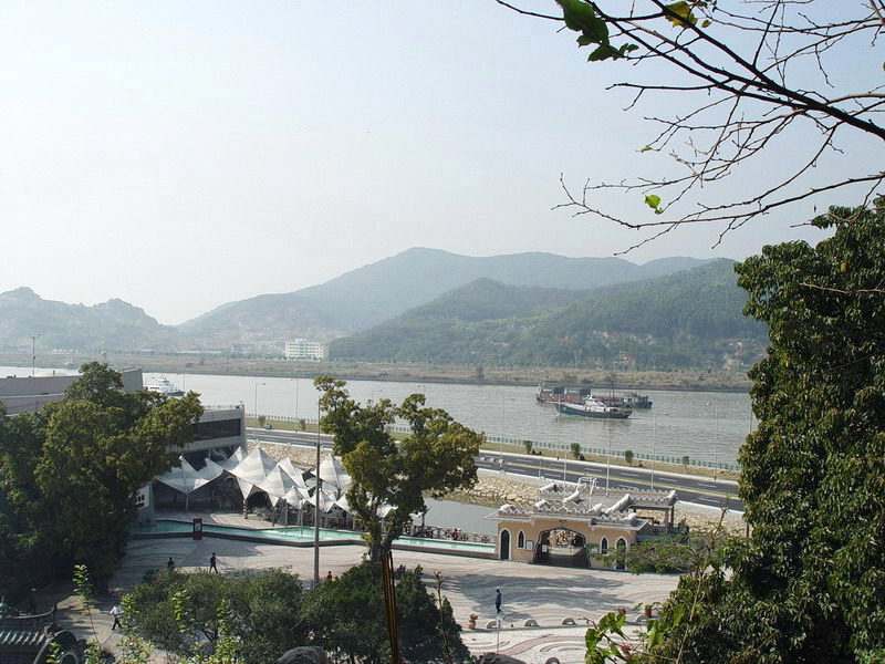 眺望市區 攝影：簡時強