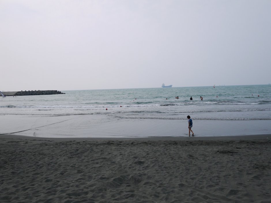 西子灣海水浴場 攝影：三井