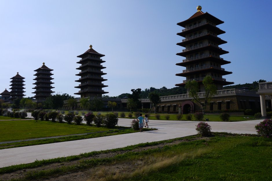佛陀紀念館成佛大道 攝影：三井
