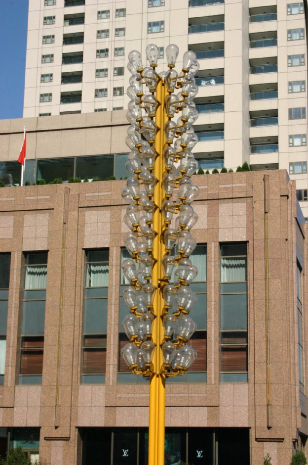 大連著名的槐花燈 攝影：馮順