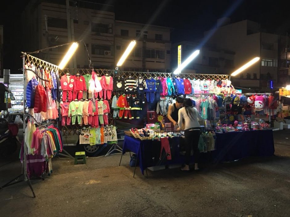 夜市攤位 攝影：葫蘆墩觀光夜市 提供