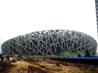 趕工中的鳥巢<br/> 攝影：方盛文