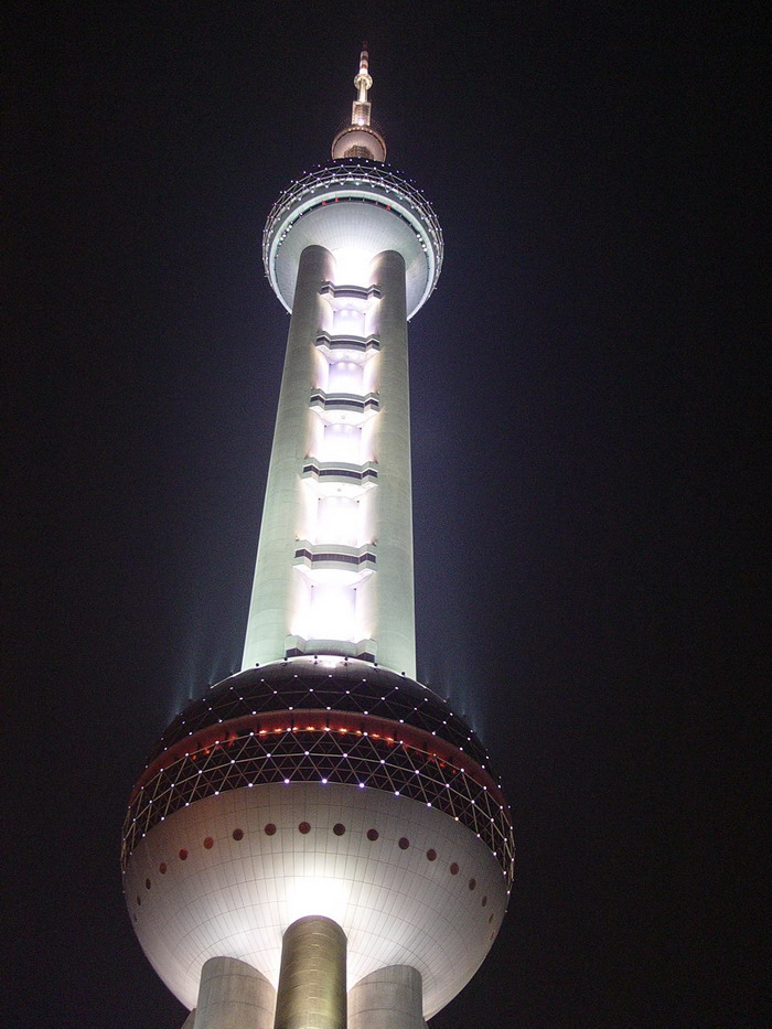 夜間東方明珠塔 攝影：簡時強