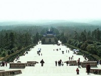 眺望中山陵<br/> 攝影：馮順