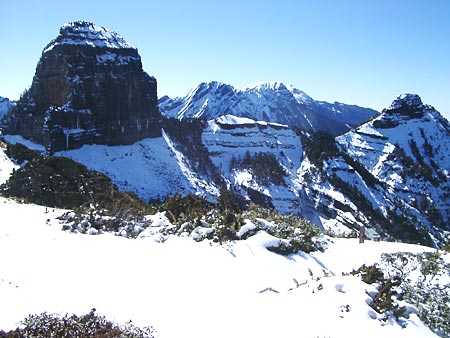 中霸觀大小霸尖山雪景 攝影：林文智
