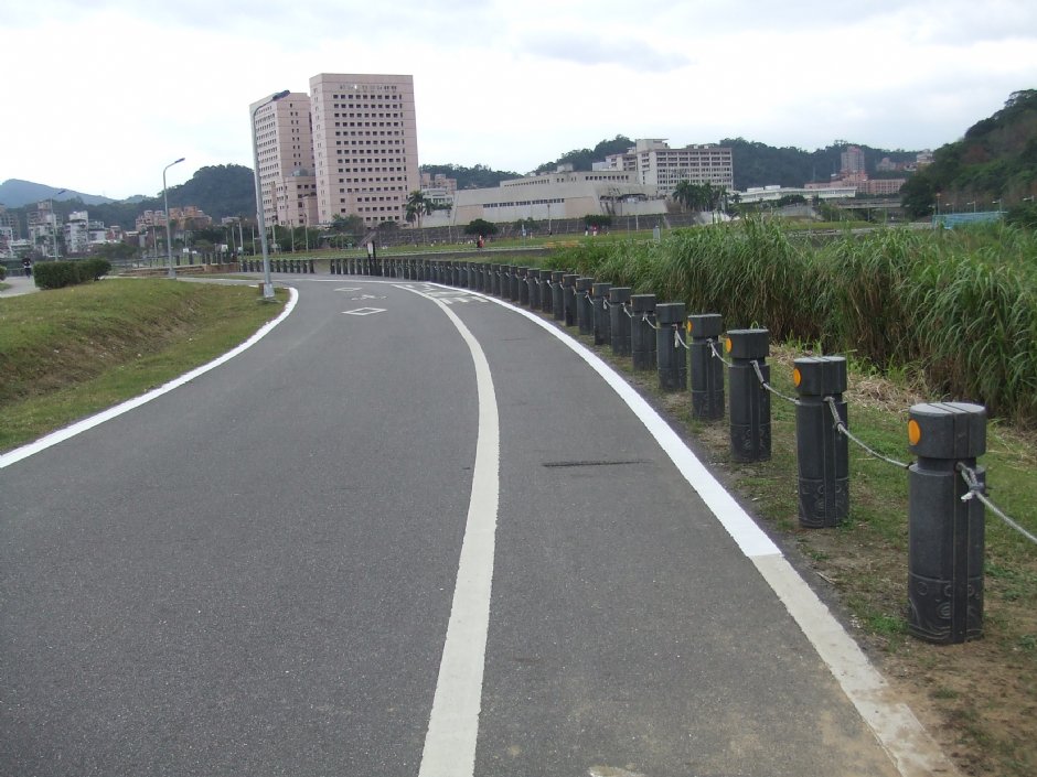 景美溪右岸 攝影：Lu