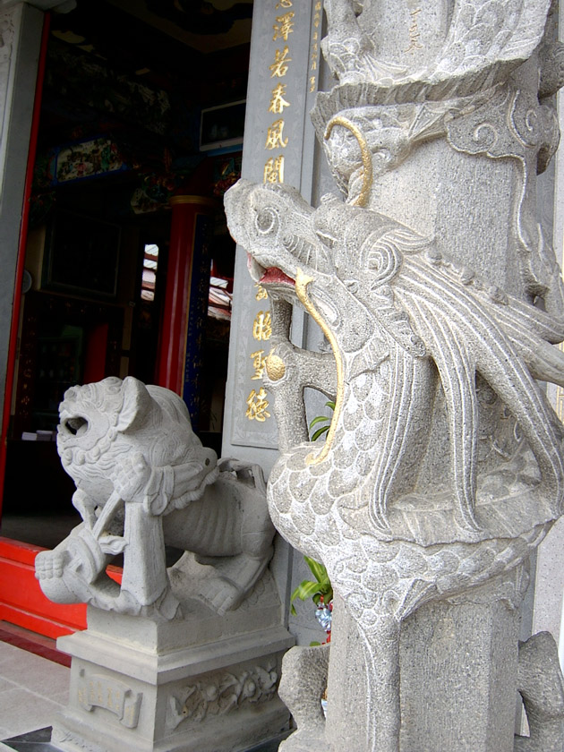 門前石獅 攝影：曾婉玲