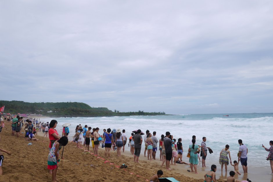 201408颱風影響波濤洶湧 攝影：三個井
