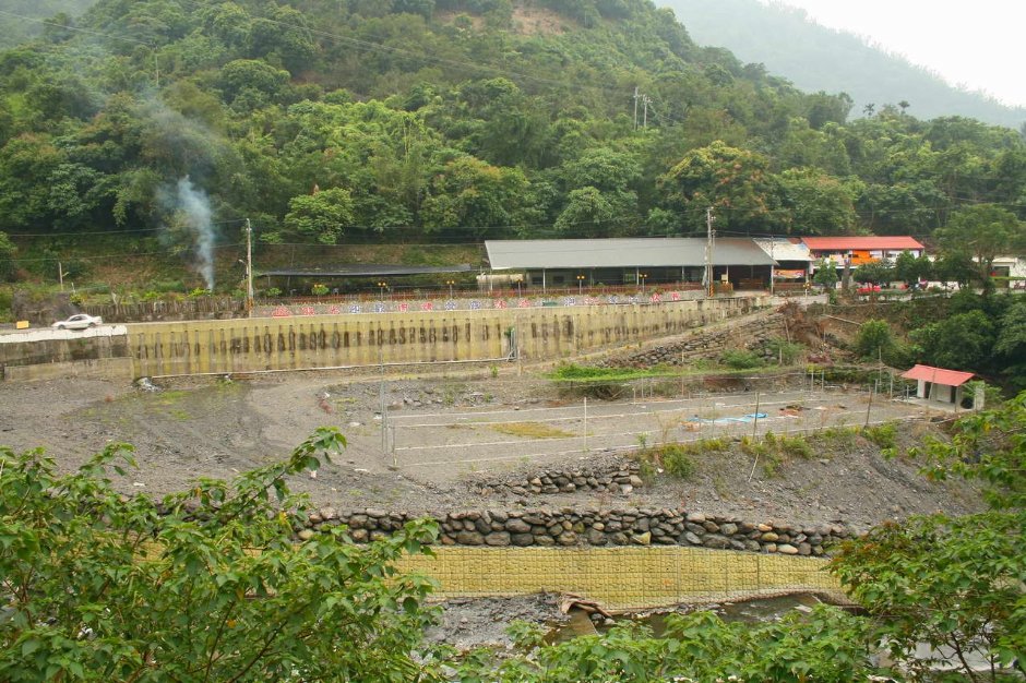 溫泉飄邈山林間 攝影：老山羊部落格