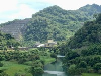 遠眺鯉魚潭水庫後池堰<br/> 攝影：Eva隨手拍