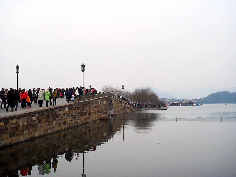 蘇堤的跨虹橋 攝影：余佳樺