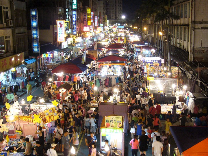 中壢觀光夜市 攝影：劉曉雯