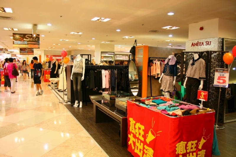 新光三越信義店內景 攝影：老山羊部落格