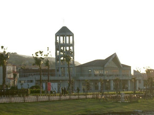 八里左岸會館一景 攝影：eva隨手拍