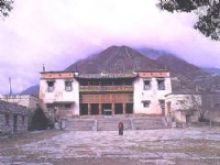 寶殿寺遠山<br/> 攝影：四川旅遊信息網