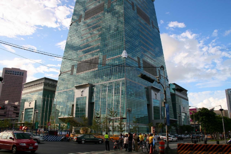 底層壯觀的建築 攝影：老山羊部落格