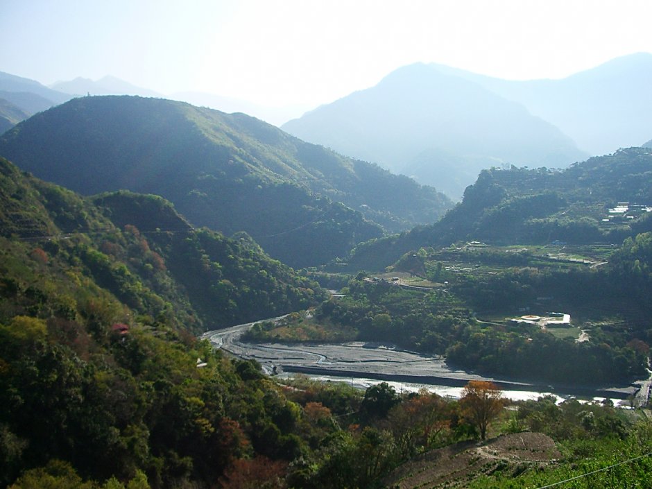 蜿蜒的河道 攝影：老山羊資訊網