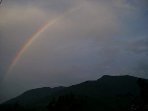 露出雲端的彩虹 攝影：老山羊