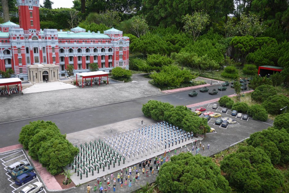 201507小人國總統府閱兵一 攝影：旅遊王攝影組