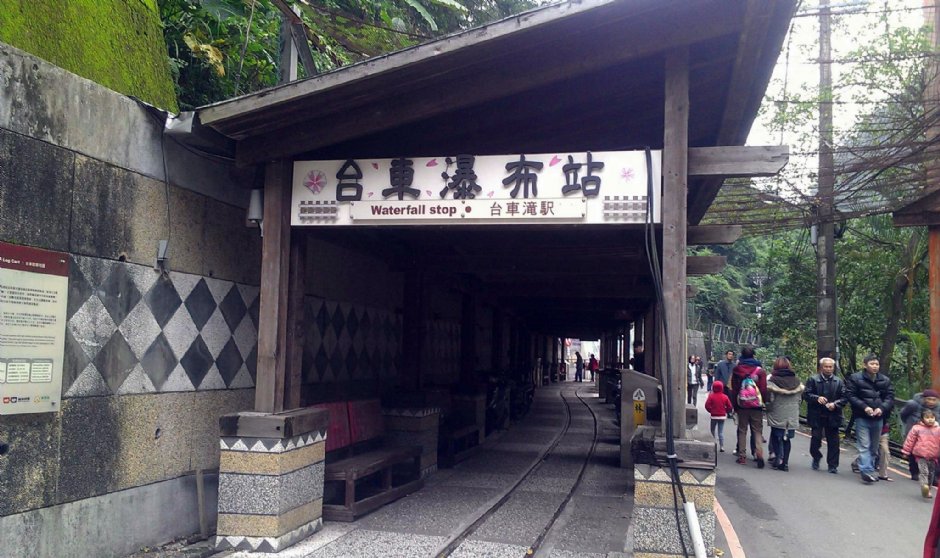 烏來觀光台車 攝影：Eva隨手拍