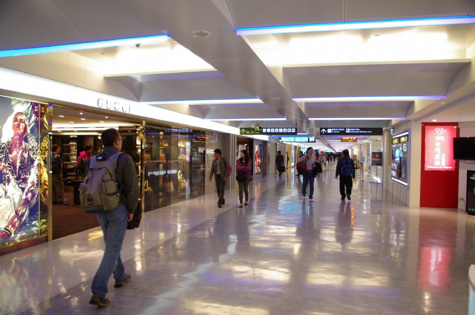 第一航廈免稅商店區 攝影：Eva隨手拍