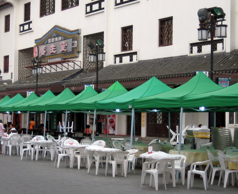 周邊商店 攝影：李俊