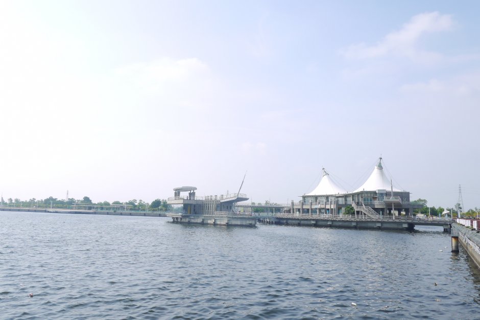 情人碼頭船型海景餐廳 攝影：旅遊王攝影組