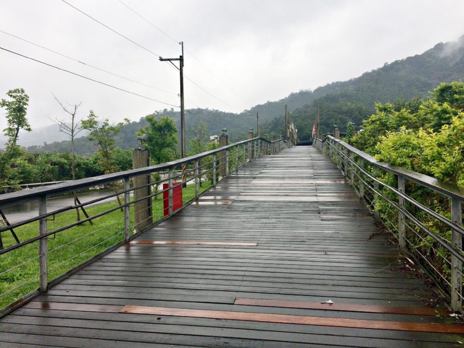 公園設有木棧道 攝影：Eva隨手拍