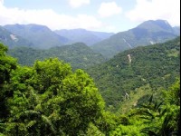 層層相疊的山峰<br/> 攝影：老山羊資訊網