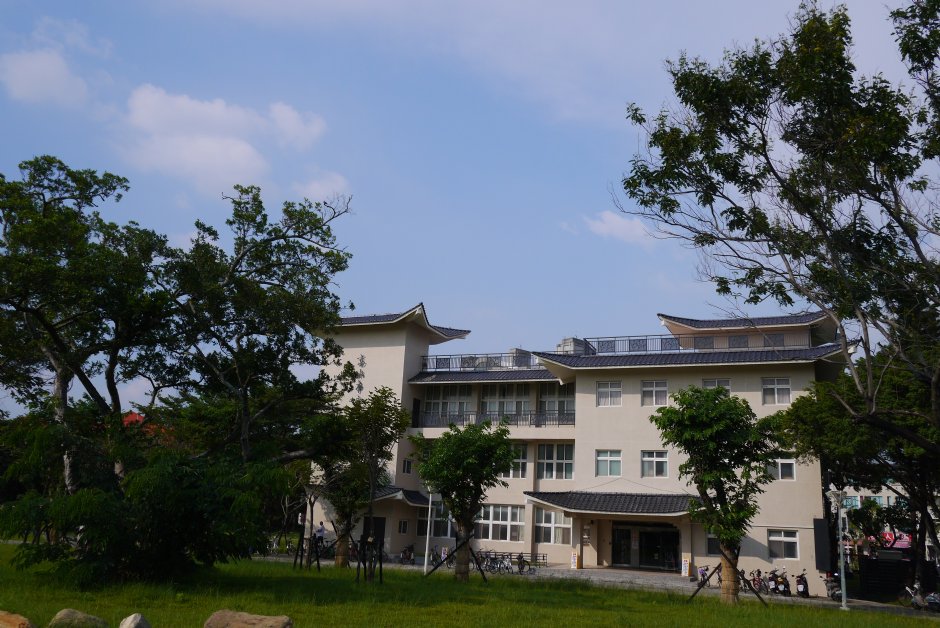 岡山中山公園市立圖書館 攝影：三井