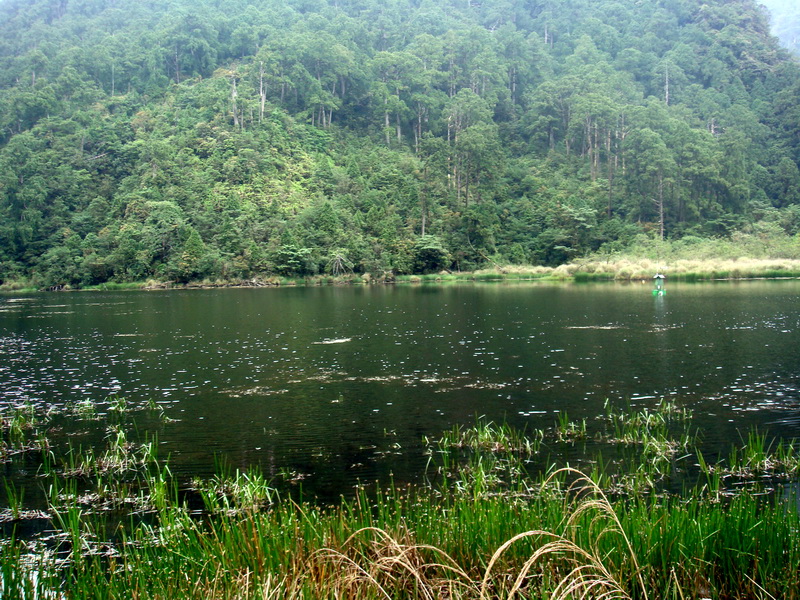 靜謐之湖 攝影：余燕鳳