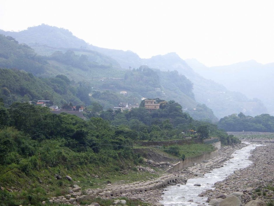 山谷中的住家 攝影：老山羊(林文智)