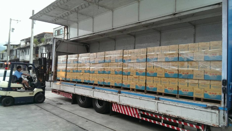 工廠裝貨 攝影：金礁溪觀光工廠 提供