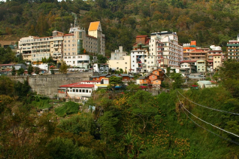 東埔溫泉全景 攝影：老山羊部落格