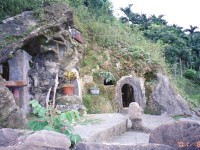 仙峰日月洞一景<br/> 攝影：南投縣政府