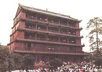 鎮海樓 攝影：四川旅遊信息網