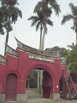 吳鳳廟大門 攝影：郭香妙