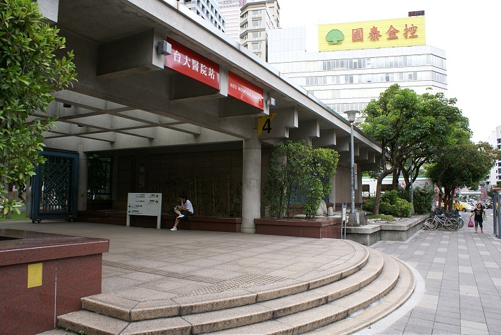 捷運台大醫院站 攝影：Eva隨手拍