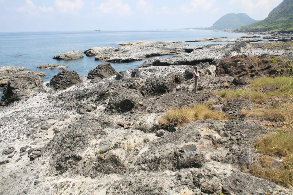 海岸的岩石 攝影：老山羊部落格