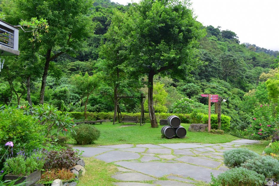 酒莊入口洗淨塵埃風景 攝影：藏酒酒莊 提供
