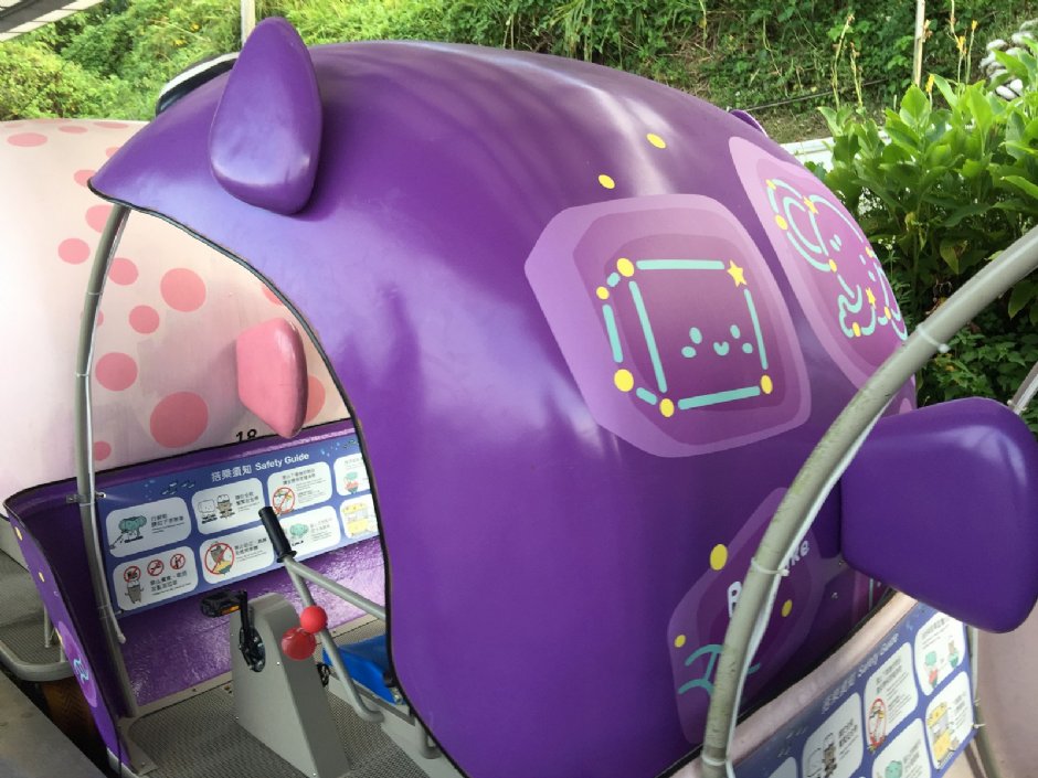 鐵道自行車車廂為可愛的河豚造型 攝影：Eva隨手拍
